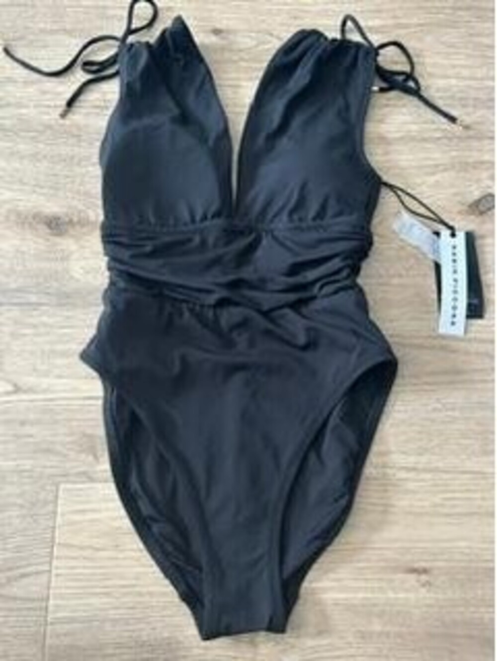 Robin Piccone Ava Plunge One Piece Swimsuit Black Size 4 Nordstrom NWT